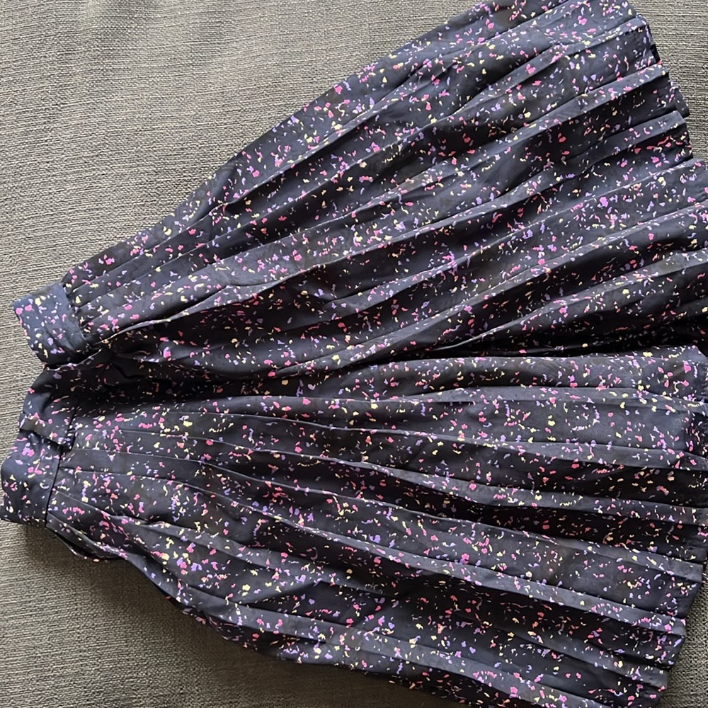 Aritizia Talula Navy Blue speckled accordion pleat mini skirt